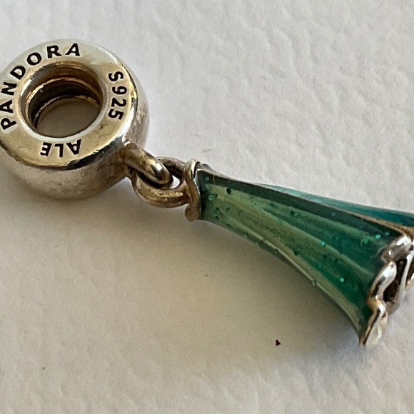 Pandora Elsa’s Dress Disney Charm 👗 - Picture 4 of 6